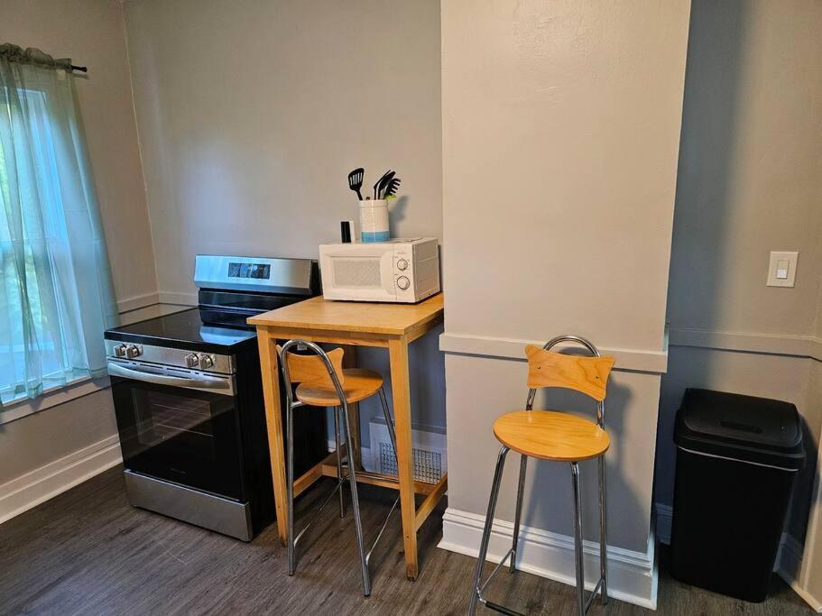 Spacious In The Heart Of It Apartment