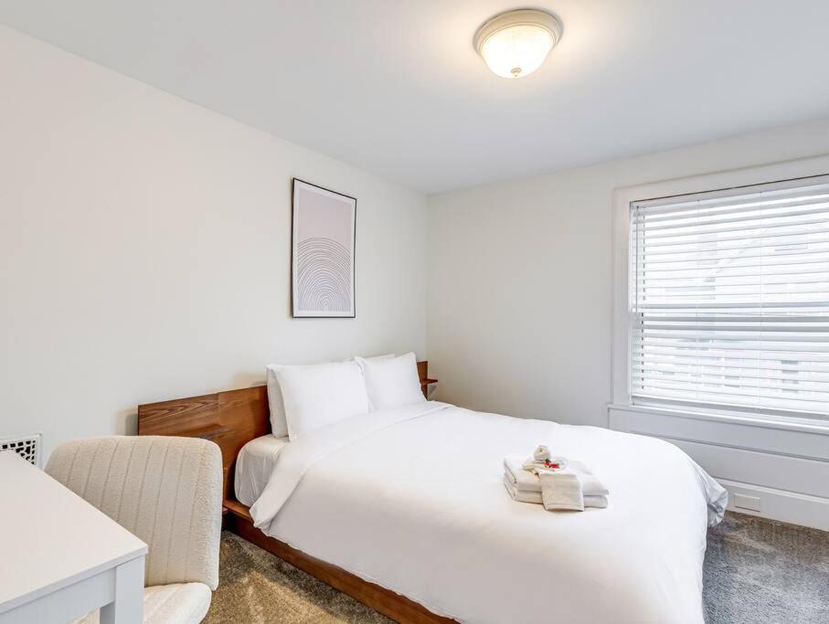 Holiday home Upscale Historic Near Downtown, Hall Of Fame, Beach, Arenas Cleveland
