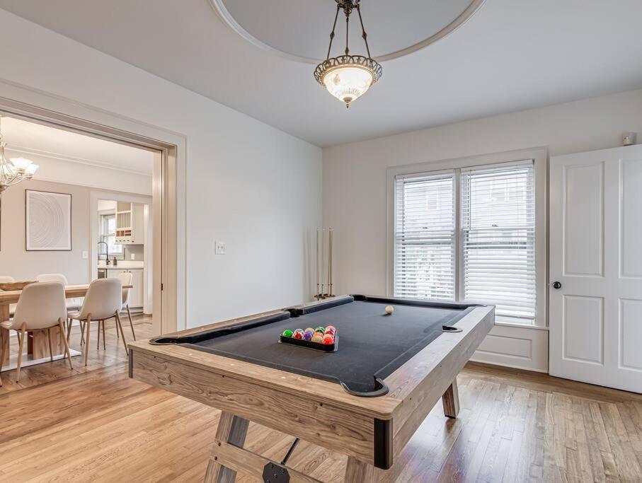 Holiday home Upscale Historic Near Downtown, Hall Of Fame, Beach, Arenas *