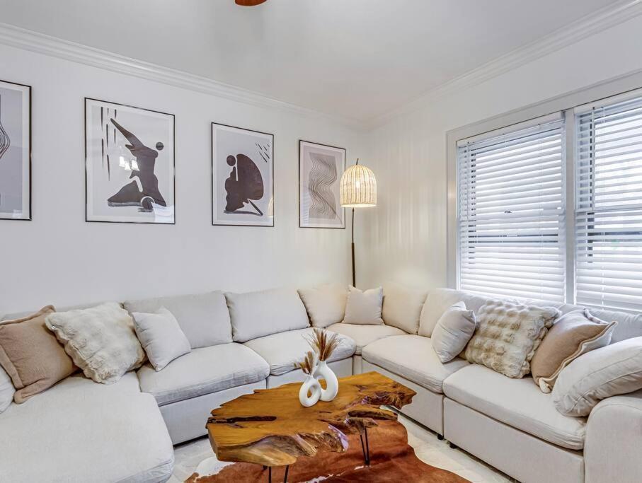 Upscale Historic Near Downtown, Hall Of Fame, Beach, Arenas