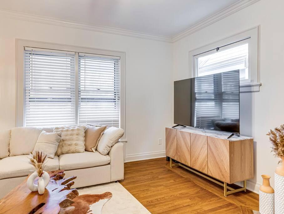 Holiday home Upscale Historic Near Downtown, Hall Of Fame, Beach, Arenas