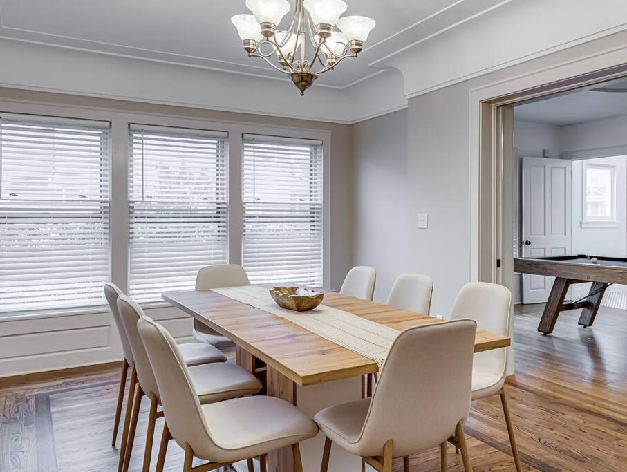 Holiday home Upscale Historic Near Downtown, Hall Of Fame, Beach, Arenas