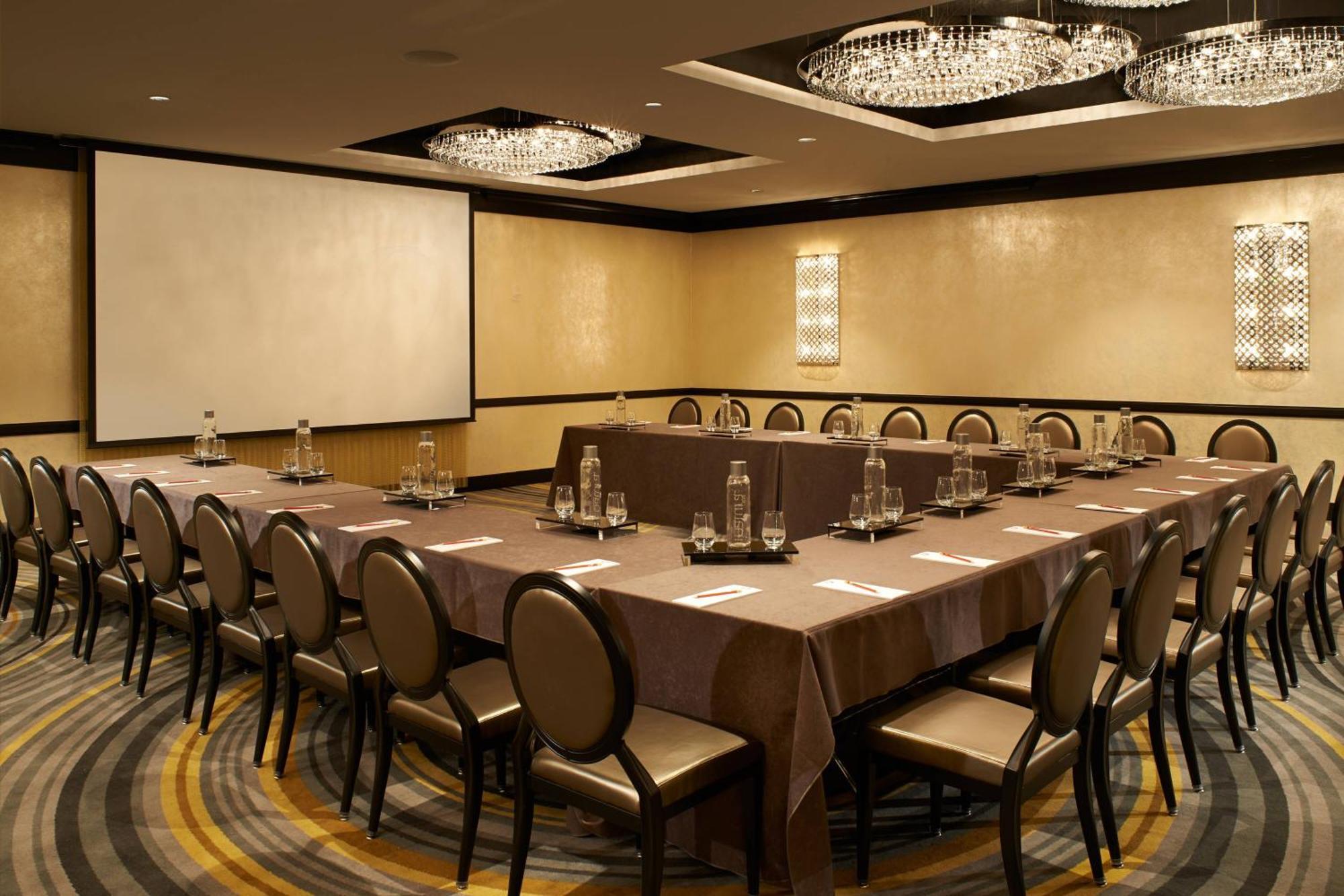 Metropolitan At The 9, Autograph Collection 5* Cleveland