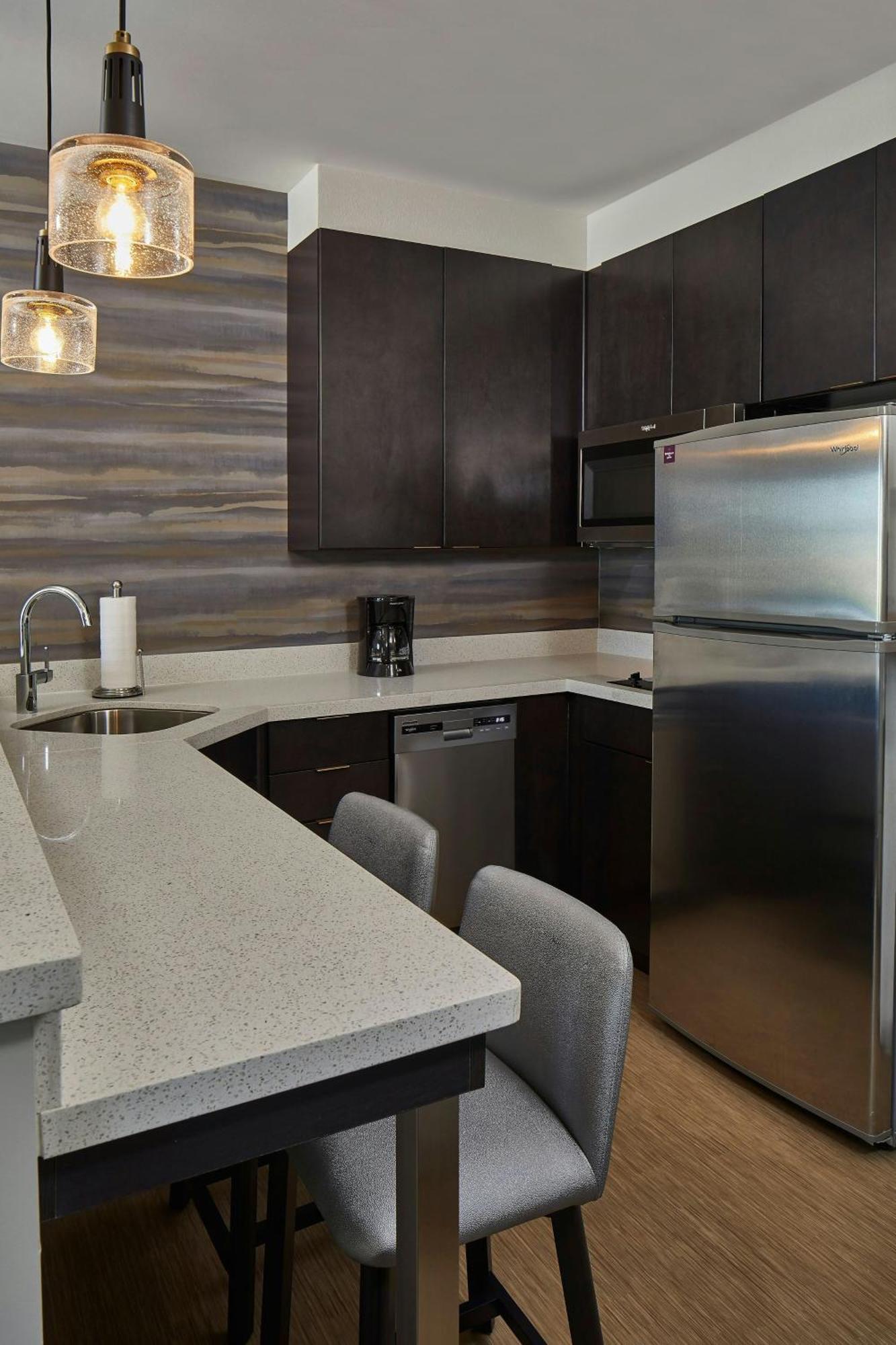 Hotel By Marriott Circle/medical Center 3*