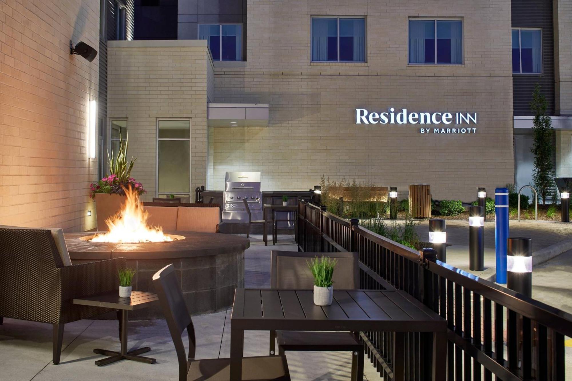 By Marriott Circle/medical Center Hotel