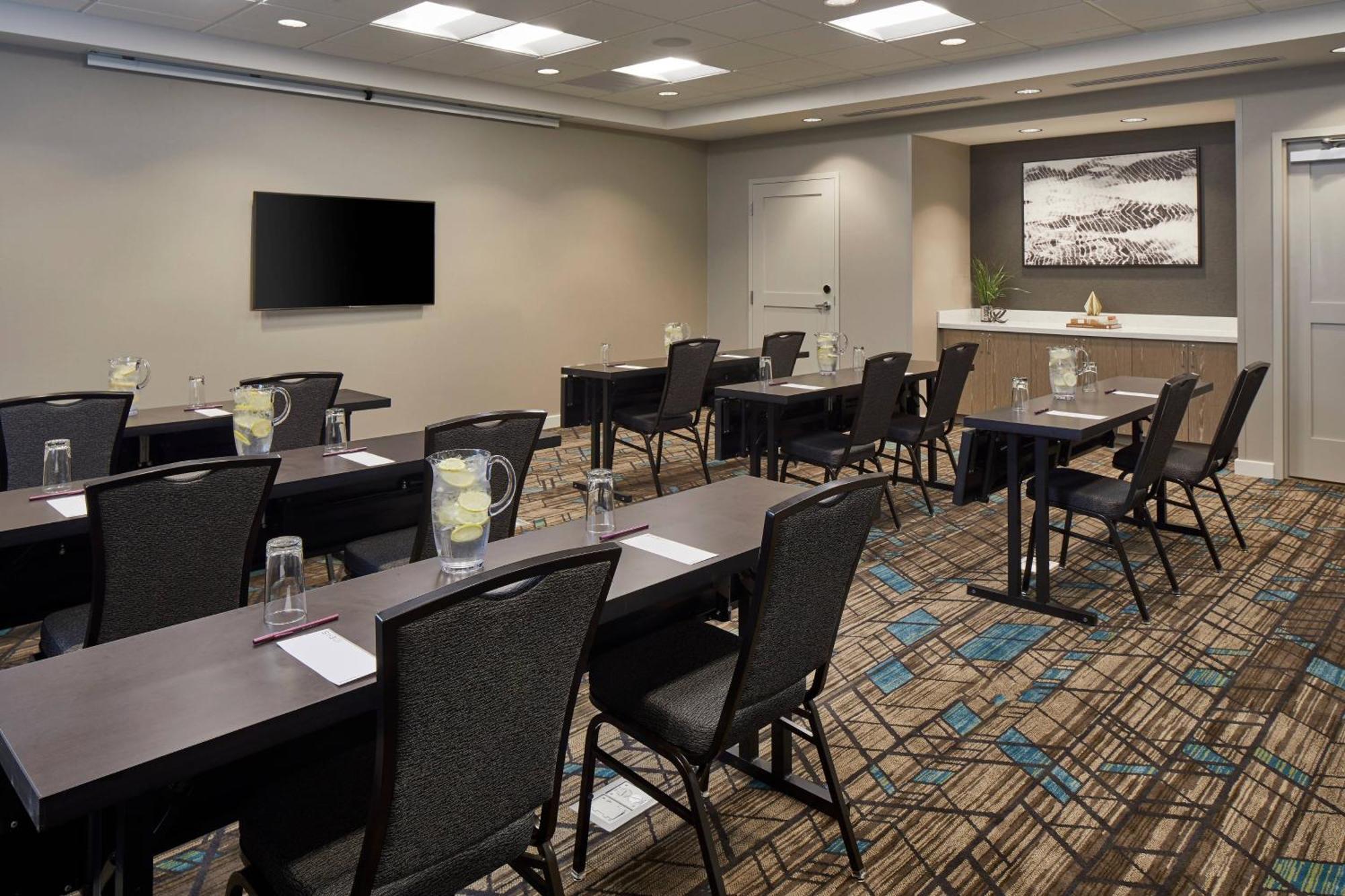 Hotel By Marriott Circle/medical Center