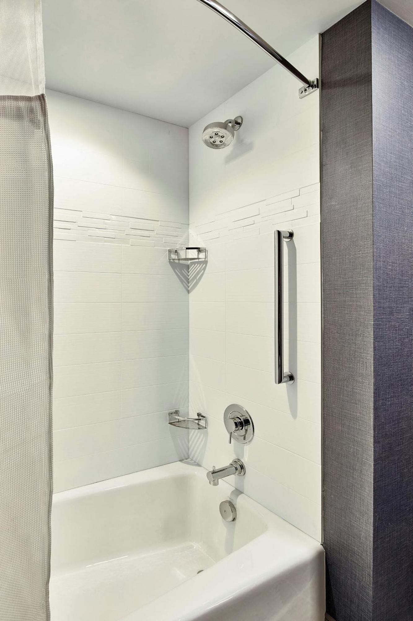 By Marriott Circle/medical Center 3*