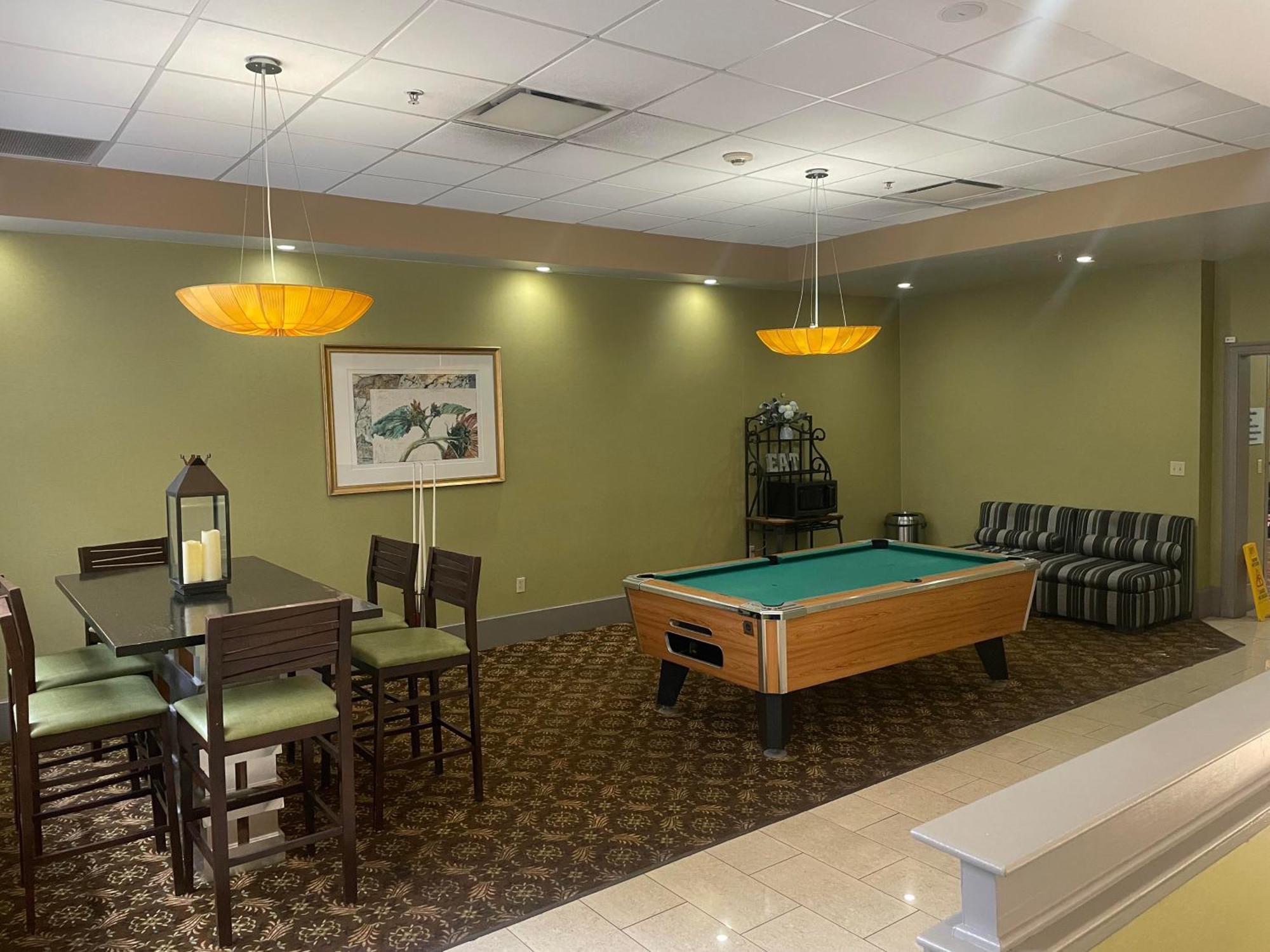 Express Downtown By Ihg Hotel 2*