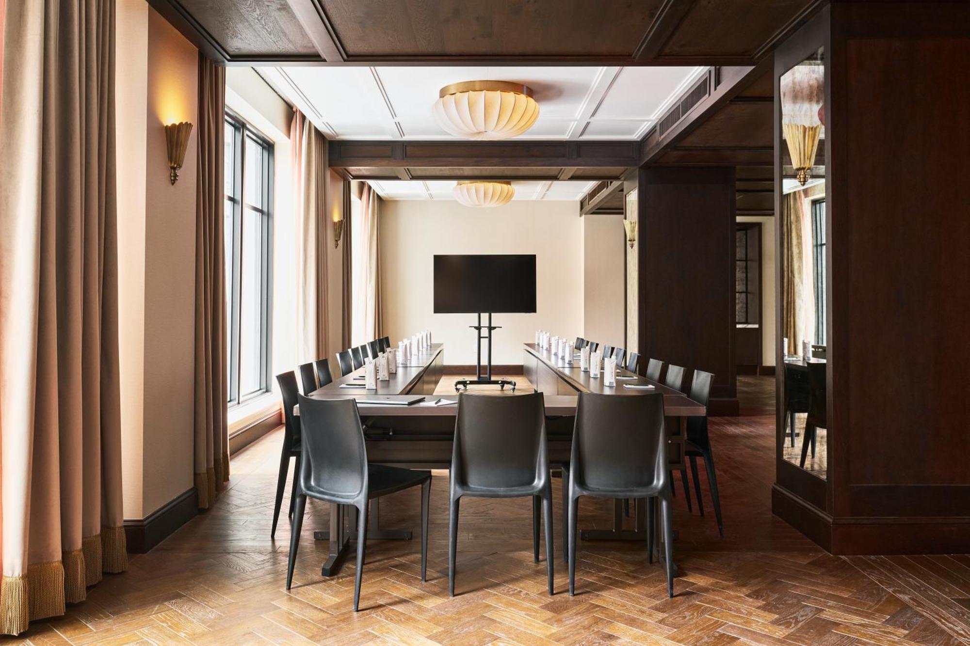 Fidelity Hotel Cleveland