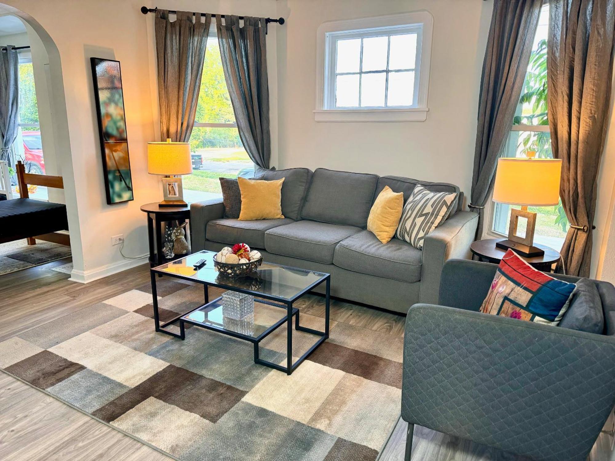 The House - Henninger Lower V1 Apartment Cleveland