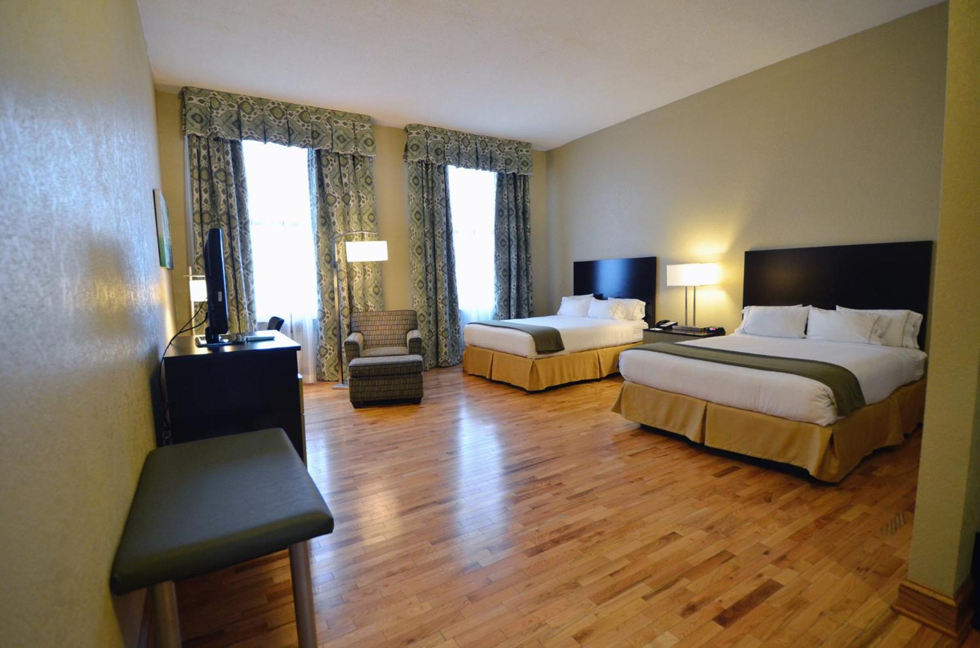 Express Downtown By Ihg Hotel 2*