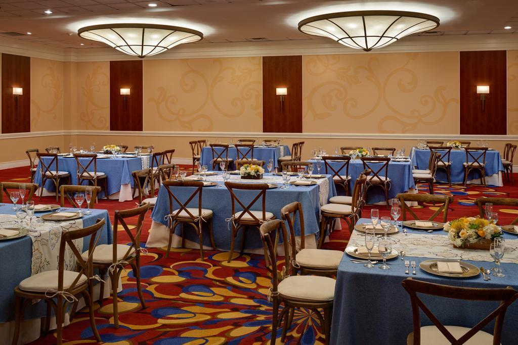Wyndham Airport 3* Cleveland