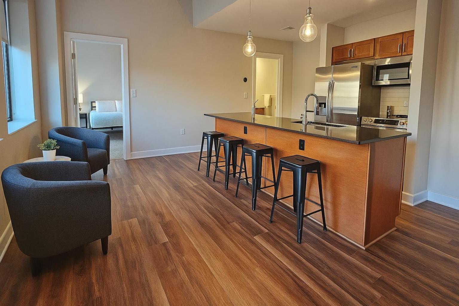 Downtown Sq Stadium, Casino, Rock Hall, Clinic Apartment *