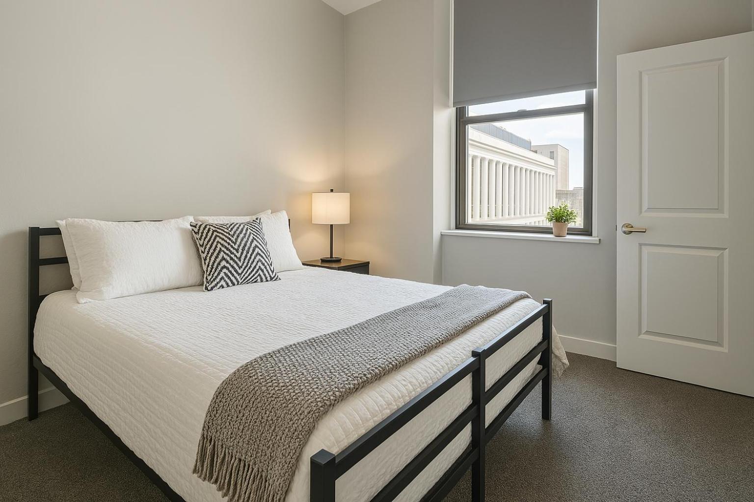 Downtown Sq Stadium, Casino, Rock Hall, Clinic Apartment *