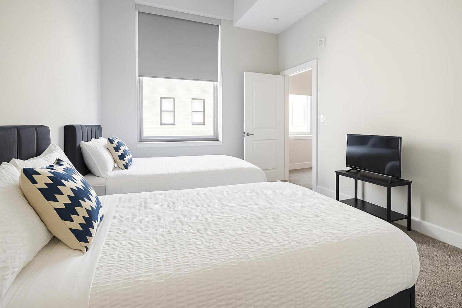 Downtown Sq Stadium, Casino, Rock Hall, Clinic Apartment *