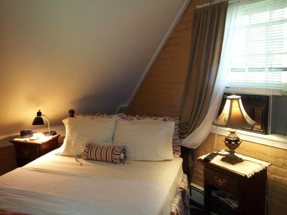 Clifford House Private 2*