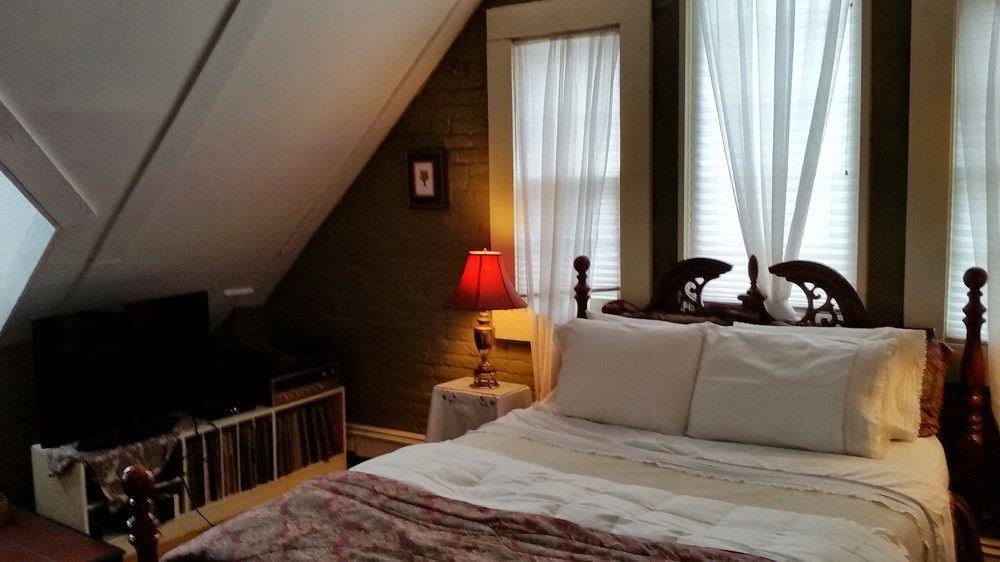 Clifford House Private Bed & Breakfast Cleveland