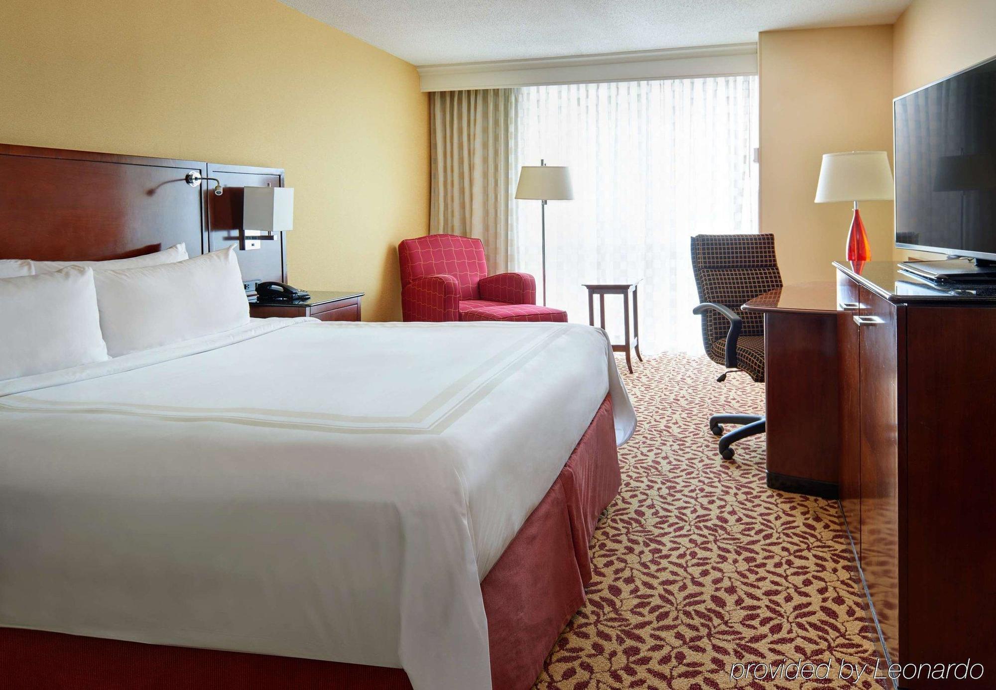 Wyndham Airport Hotel