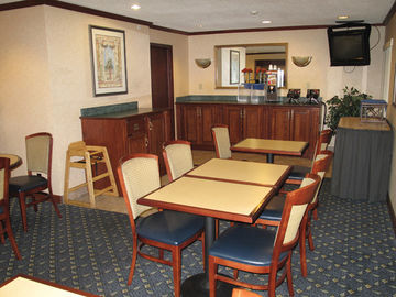 La Quinta By Wyndham - Airport North Cleveland