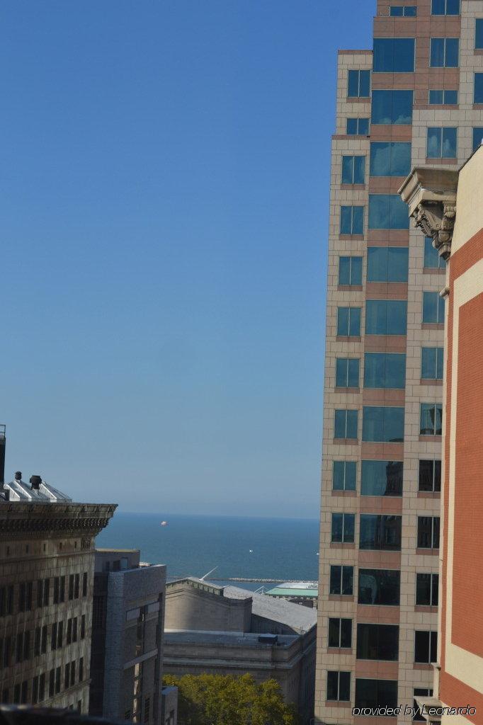 Express Downtown By Ihg Hotel 2*