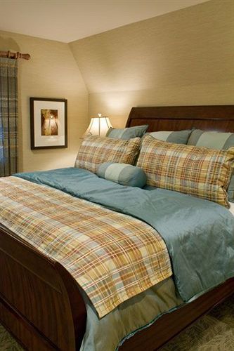 The Glidden House 3*