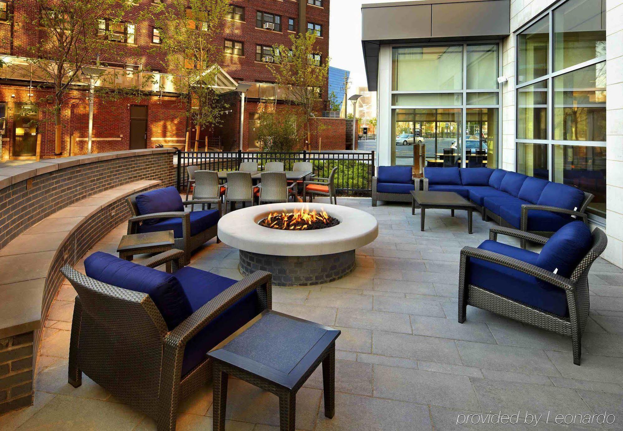 Courtyard Circle