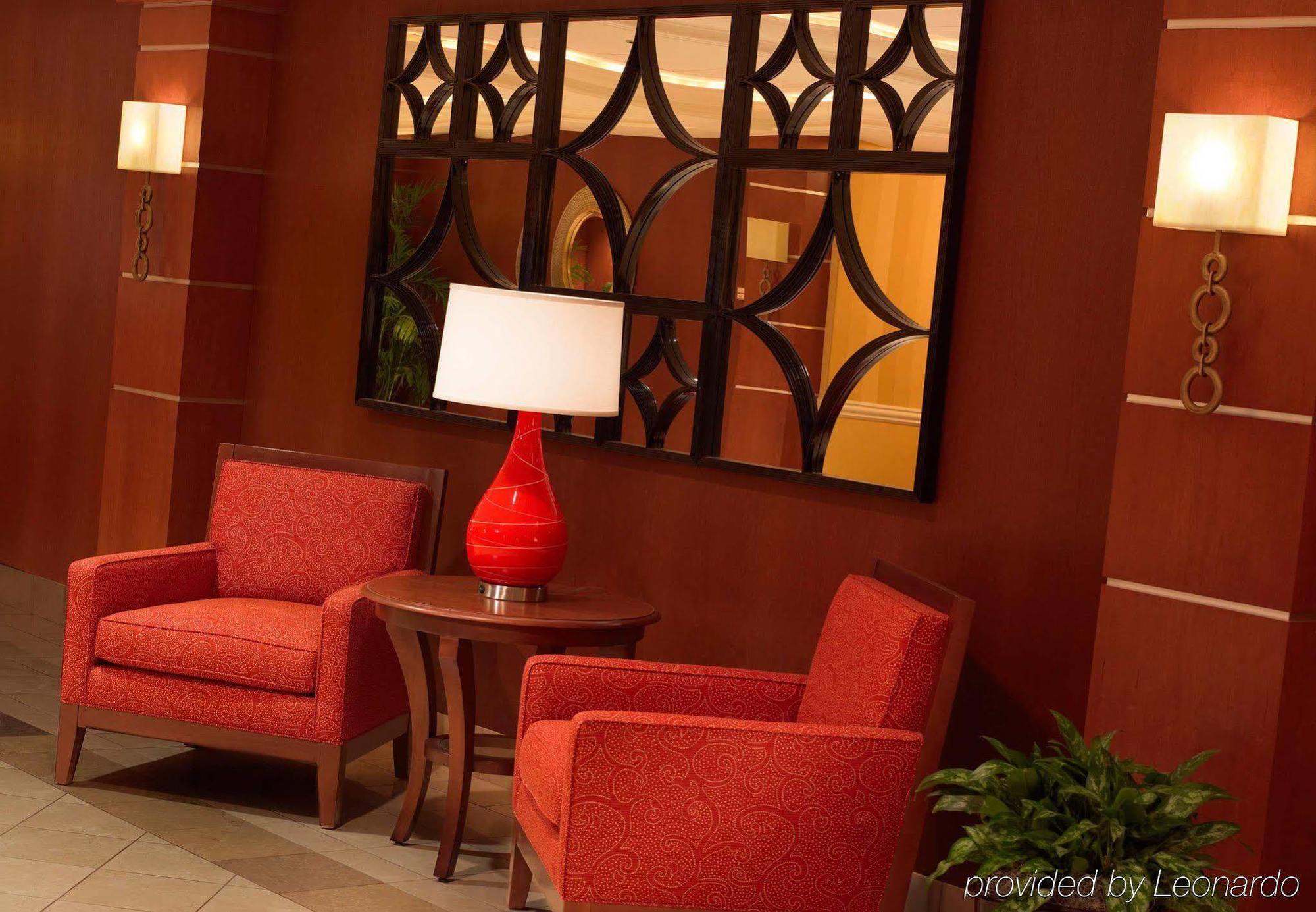 Hotel Wyndham Airport 3*