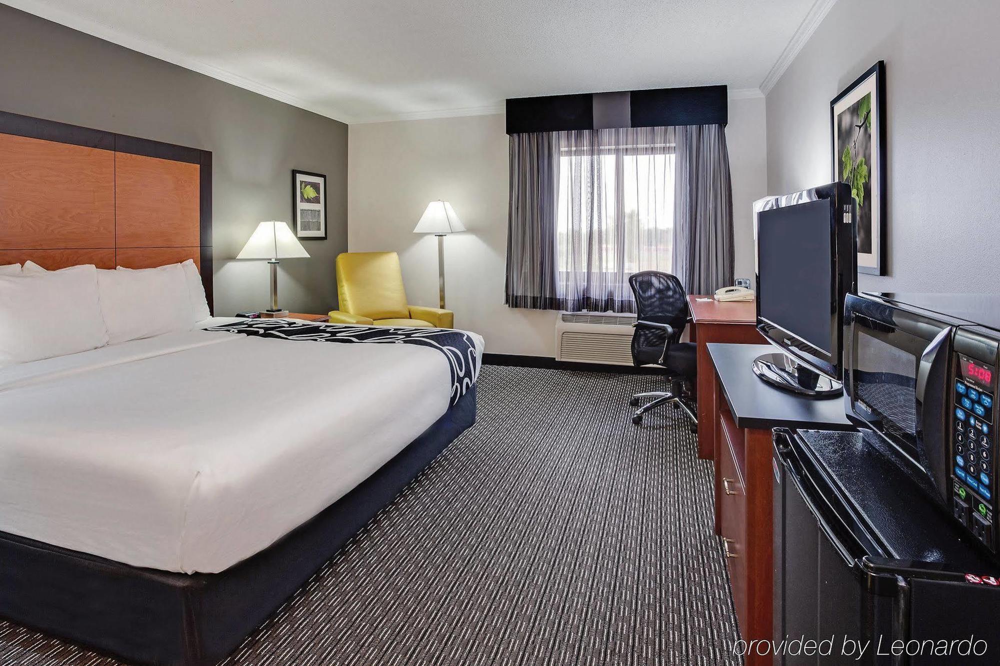 La Quinta By Wyndham - Airport North Hotel
