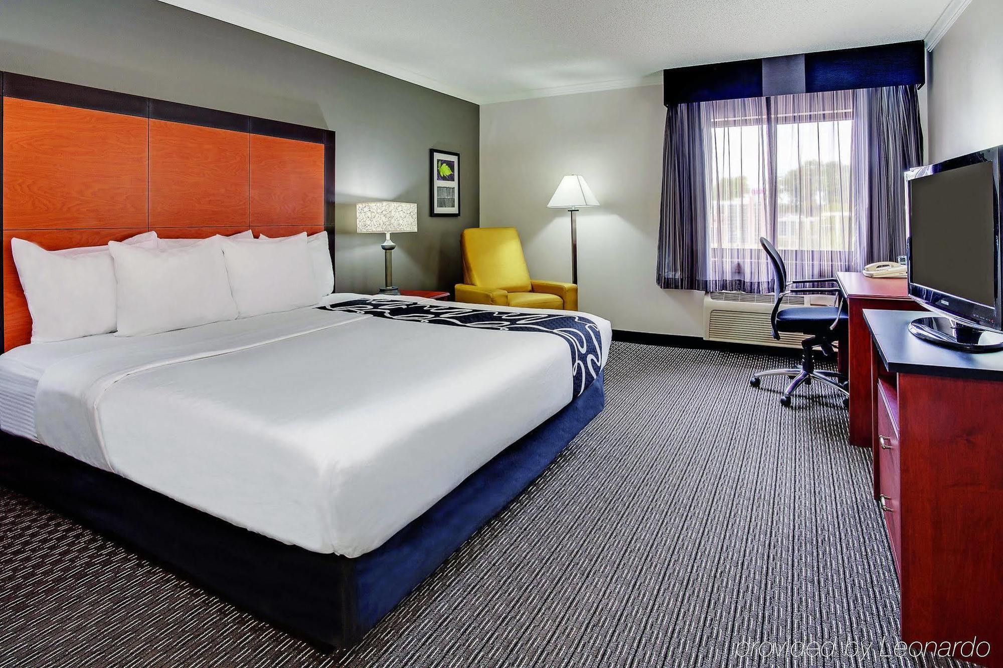 La Quinta By Wyndham - Airport North Hotel Cleveland