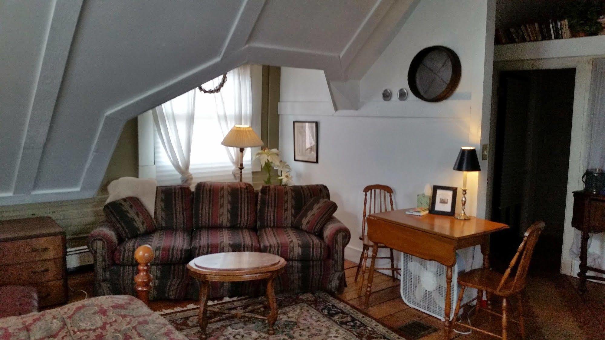 Clifford House Private 2*