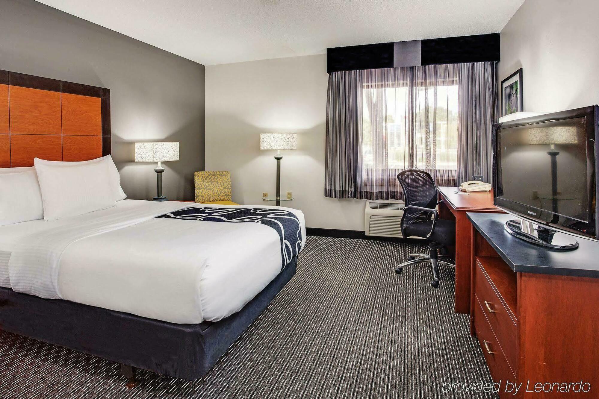 La Quinta By Wyndham - Airport North Hotel Cleveland