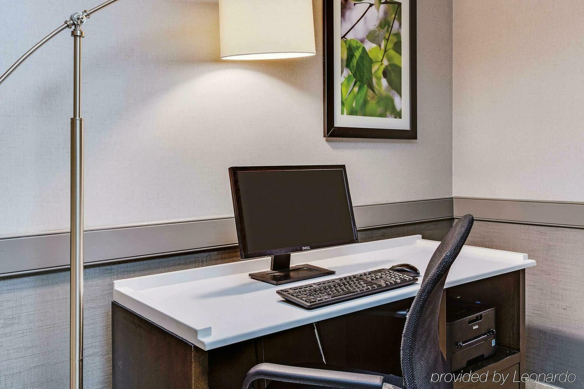 La Quinta By Wyndham - Airport North Hotel